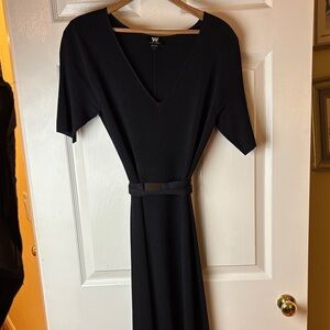 Worth Black Short Sleeve Knit V-Neck Dress with matching belt